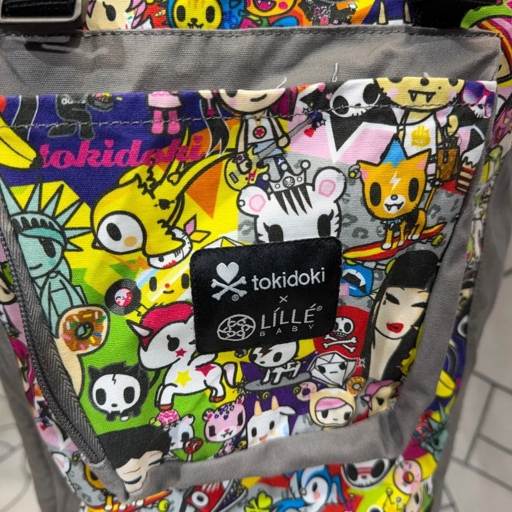 Lillebaby Tokidoki CarryOn Toddler Carrier 20-60lbs Grey Multi Character Print